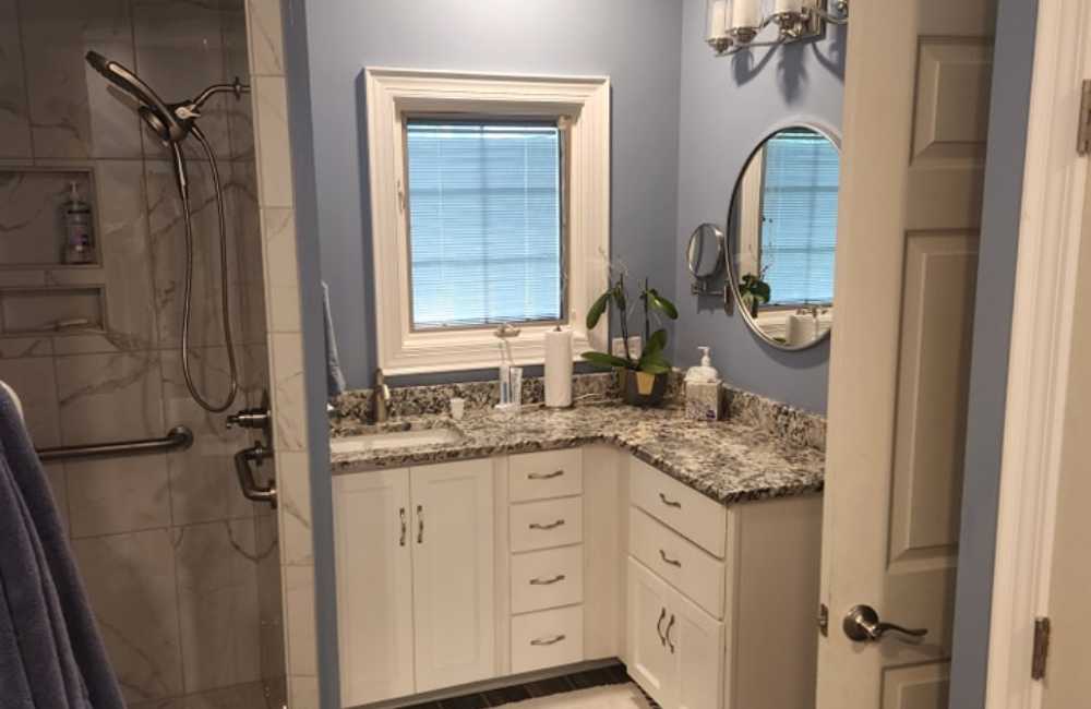 Custom Bathroom Remodeling Contractor - D's Remodeling
